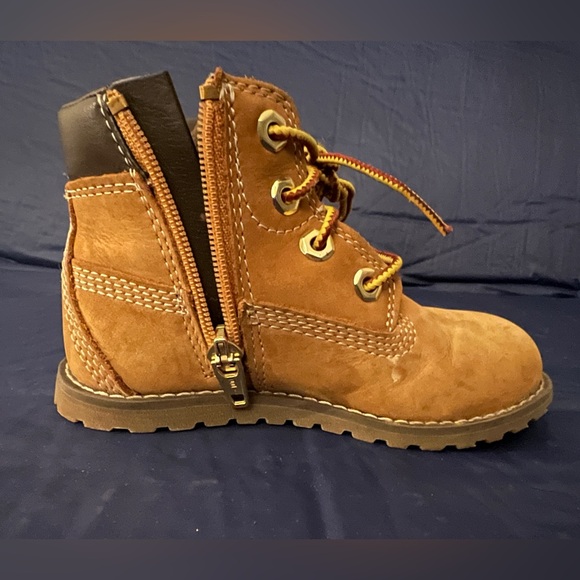 Toddler Pokey Pine boots, worn three times, like new! Has zipper and laces - Picture 6 of 7